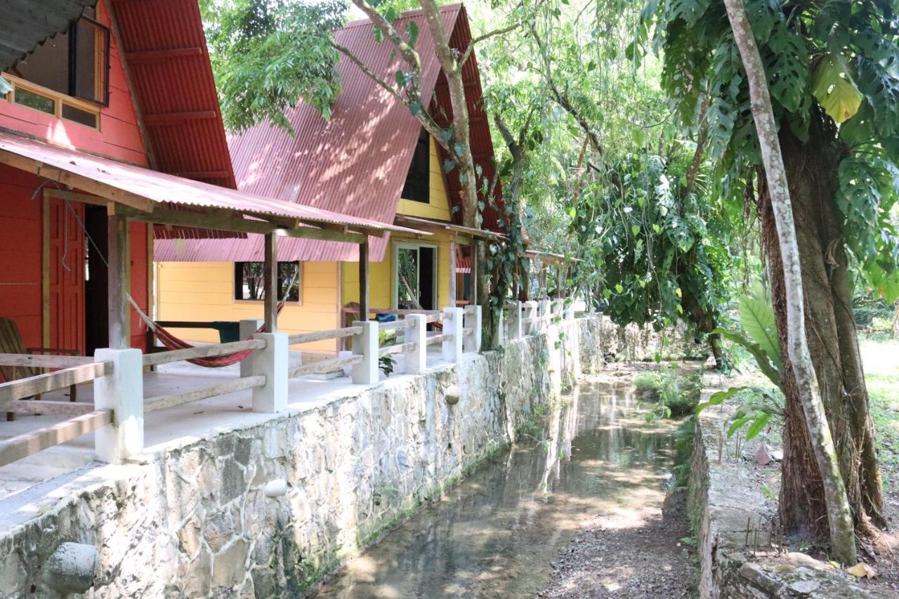 Greengos Hotel Lanquin Exterior photo
