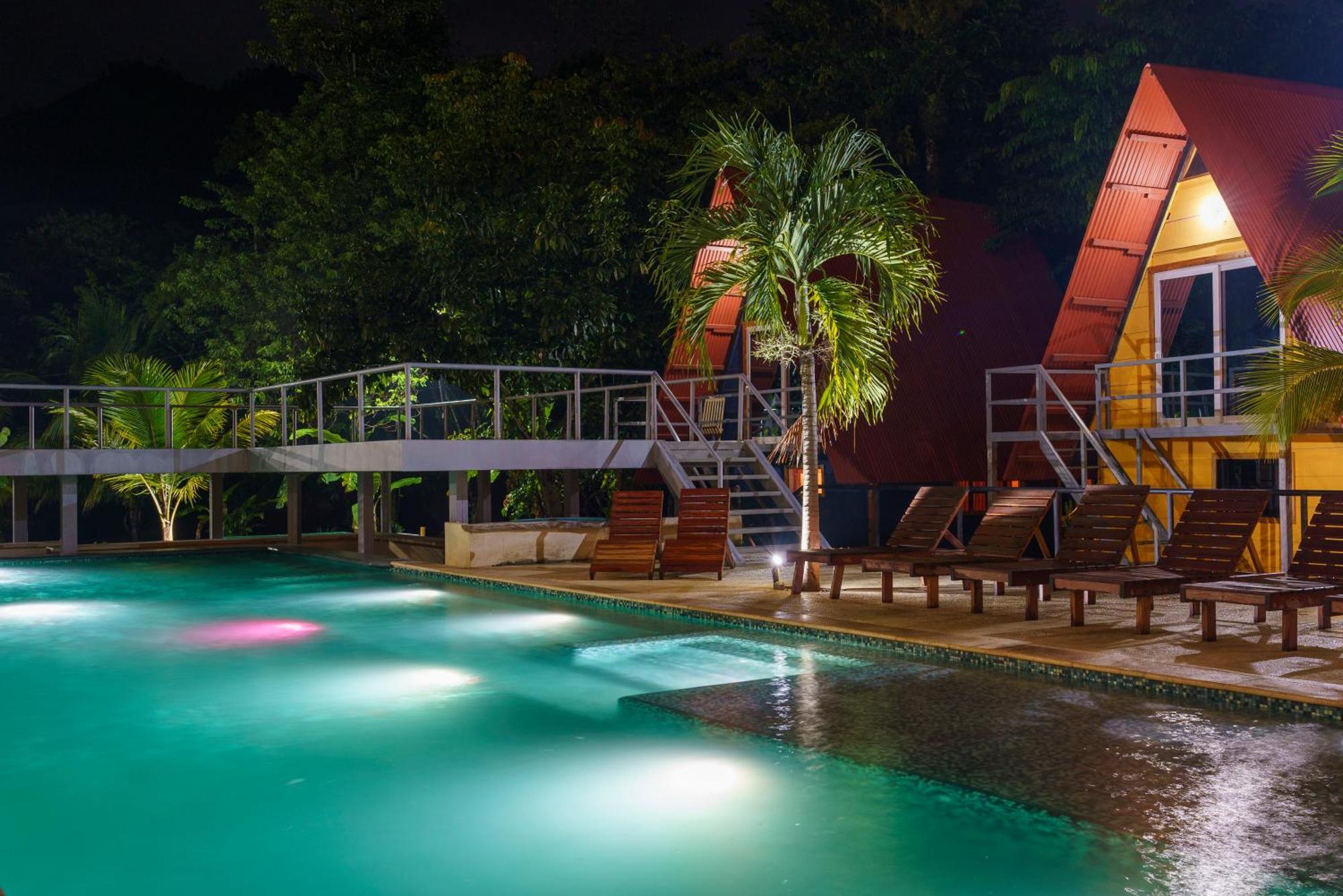 Greengos Hotel Lanquin Exterior photo