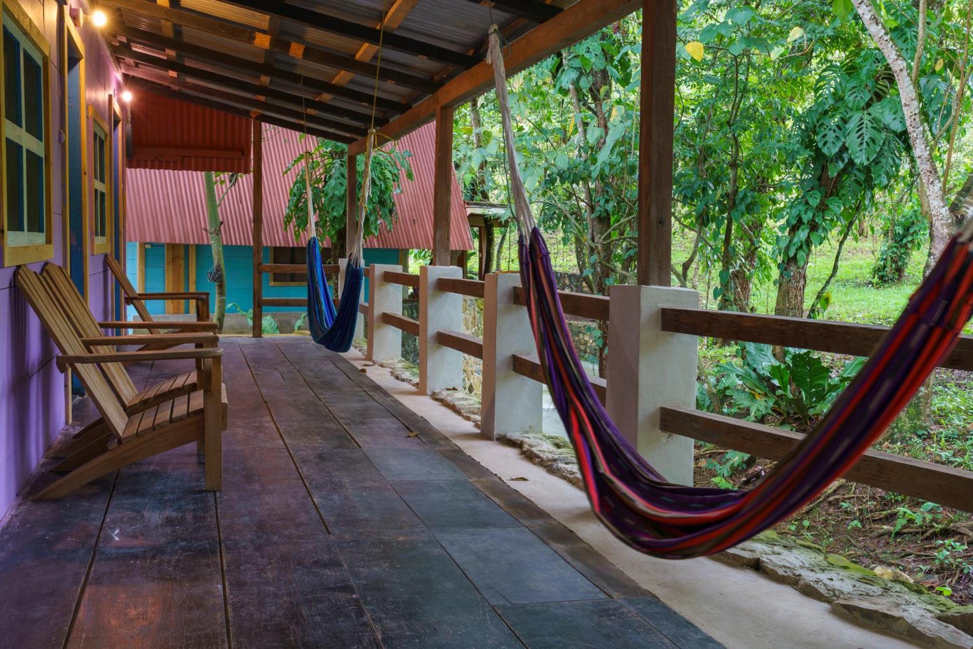 Greengos Hotel Lanquin Exterior photo