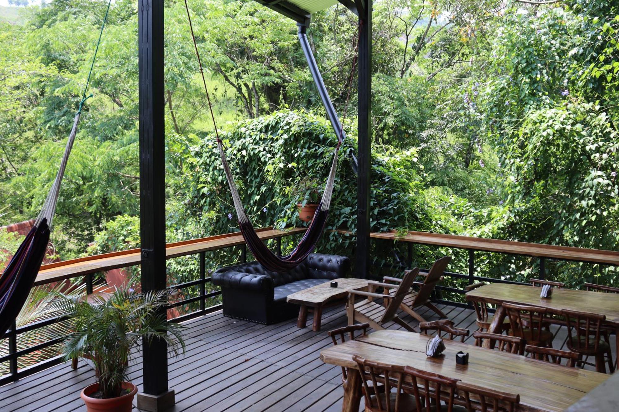 Greengos Hotel Lanquin Exterior photo